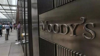 Moody's, ABD'nin kredi notunu düşürdü