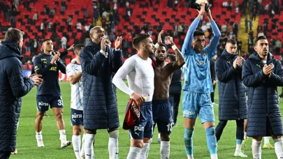 Fenerbahçe'de kabuk değişimi başlıyor! Takımdan ayrılacak ilk 3 yabancı futbolcu belli oldu