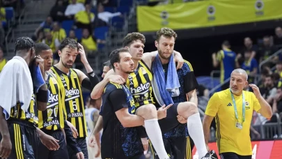 Fenerbahçe Beko'da korkutan sakatlık! Maça devam edemedi