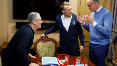 Avrupa bu görüntüyle sarsıldı! Macron, Starmer ve Merz trende kokain mi kullandı?