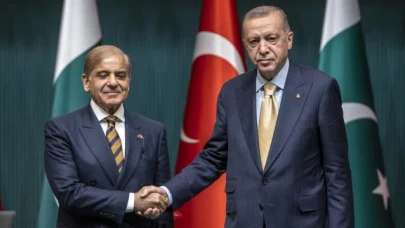 Cumhurbaşkanı Erdoğan, Pakistan Başbakanı Şahbaz Şerif ile görüştü
