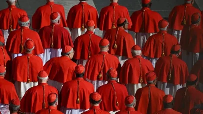 Papalık seçim süreci yarın başlıyor: Yeni Papa kim olacak?