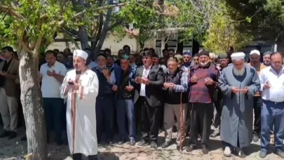 Köylüler avuç açıp dua etti: Ancak bu kez yağmur için değil