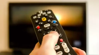 Başrol oyuncusu "Bitiriyoruz" diyerek doğruladı! Fenomen dizi final yapıyor