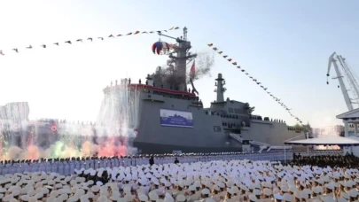 Kuzey Kore'nin en büyük savaş gemisi suya indirilirken devrildi