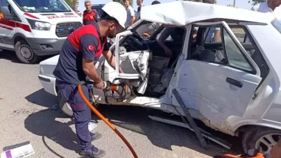 Şanlıurfa'da zincirleme kaza! İki kişi araca sıkıştı