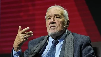 İlber Ortaylı ile öğrenciler arasında tartışma: Bu protestoyu bitirin artık