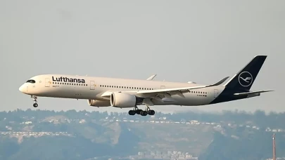 Pilot tuvalete gitti, yardımcısı kokpitte bayıldı! 200 yolcu pilotsuz kaldı