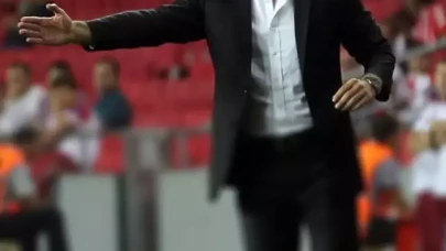 Dünyaca ünlü teknik direktör sezon sonu görevini bırakacağını açıkladı