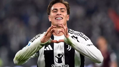 Milli futbolcu Kenan Yıldız gönlünü güzel modele kaptırdı