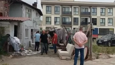 Bayram ziyaretinde çocuğunun evinde eski eşini öldürdü