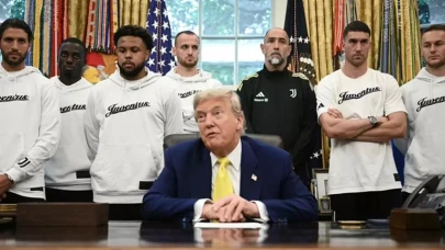 Görenler inanamadı! Trump, İran açıklamalarını Juventus takımı ile birlikteyken yaptı