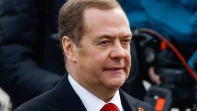 Medvedev: “İran’a nükleer başlık vermeye hazır ülkeler var”