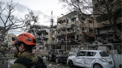 İran İsrail'e gece füze yağdırdı gün ağardı Tel Aviv ve çevresinde yıkım ortaya çıktı