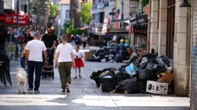 İzmir'de çöp dağları büyüyor: Kriz derinleşiyor