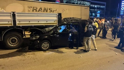 PÖH öğrencilerinin bulunduğu araç tıra çarptı! 2 kişi hayatını kaybetti, 3 kişi yaralandı