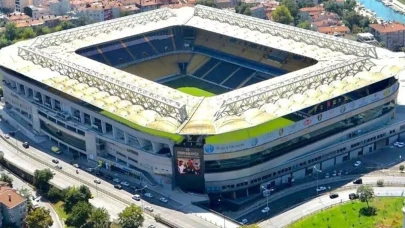 Fenerbahçe, Stat ve Avrupa Forması için chobani ile masada