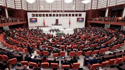 Kulisler hareketli! İki vekil CHP'ye geçiyor