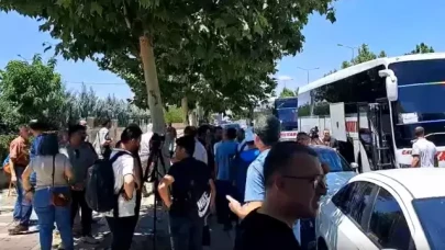 PKK'nın silah bırakma kararı: Tören öncesi DEM Parti heyeti Süleymaniye'ye çıkarma yaptı!