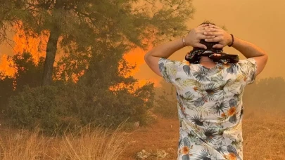 Antalya'da 3 ayrı orman yangını! Alevler yerleşim yerlerine yaklaştı