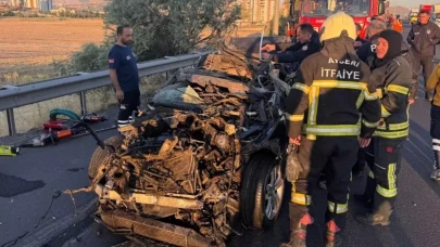 Lüks araç hurdaya döndü, sürücü feci şekilde can verdi