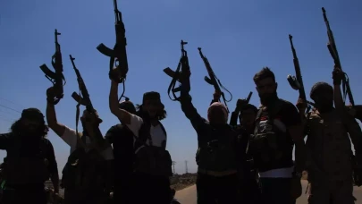 Dürzi-Bedevi çatışması şiddetlendi! Suriye güvenlik güçleri Süveyda'ya konuşlanıyor