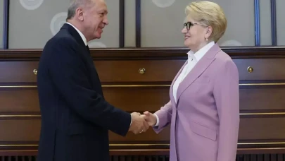 Meral Akşener'in sarı saçlı halini unutun! Yine imaj değiştirdi