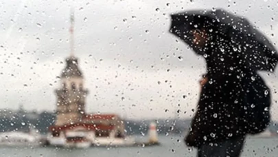 İstanbul için  yağmura saatler kaldı: Sıcaklık 30 dereceye düşüyor!