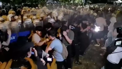 CHP'nin Saraçhane mitingi sonrası arbede: Çok sayıda gözaltı var, 1 kişi bıçaklandı