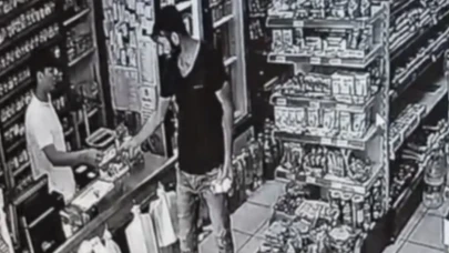 Kahvaltılık yumurtayla başladı, cinayetle bitti: Ev arkadaşının boğazını kesti!