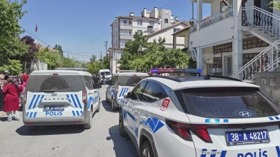 Önce üvey kızını vurdu sonra kendi başına sıktı