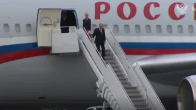 Vladimir Putin’in üzerinden bombardıman uçağının geçtiği anlar dikkat çekti