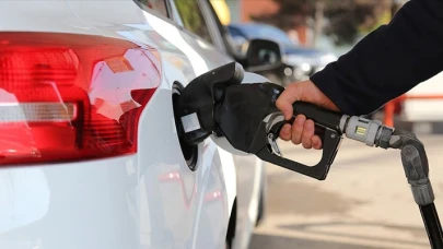 Benzinden sonra motorine zam geliyor! Güncel akaryakıt fiyatları, tabela değişiyor