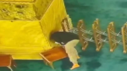 İncil'i yırtarak Ayasofya'yı parfümle alevlendirmeye çalışmış!