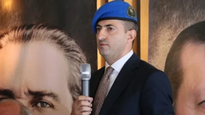 AK Partili Çelebi komando beresiyle 'ikna' turunda! Sosyal medyada tepki yağdı