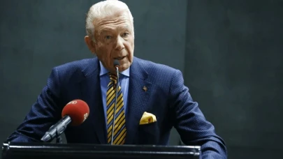 Uğur Dündar, Hamdi Ulukaya'nın sözlerini ele aldı ve küfürlere karşı isyan etti