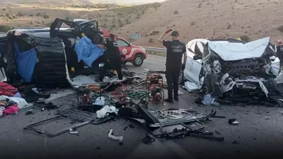 Malatya-Kayseri karayolunda feci kaza: 4 ölü, 2 yaralı