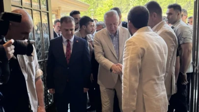 Cumhurbaşkanı Erdoğan'ın yazlık kıyafeti gündem oldu!