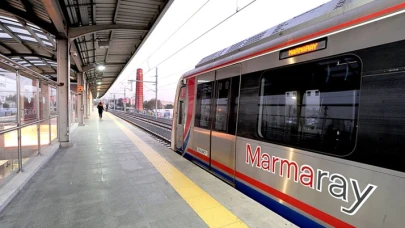Marmaray'da bir saat arayla iki intihar! Seferler durduruldu!
