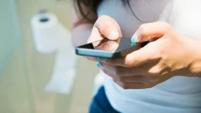 Cep telefonu ile tuvalete gidenler dikkat! Uzman isim üstüne basa basa uyardı