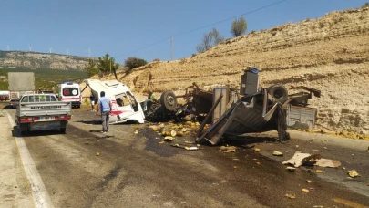 Mersin’de tır yolcu otobüsüne çarptı: 3 ölü, 7 yaralı