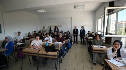 Liselerde 4 yıllık zorunlu eğitim kalkıyor mu?