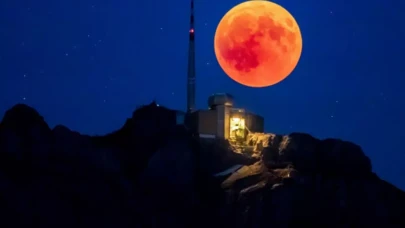 "Kanlı Ay" Türkiye semalarında da görülebilecek! Kanlı ay ne zaman?