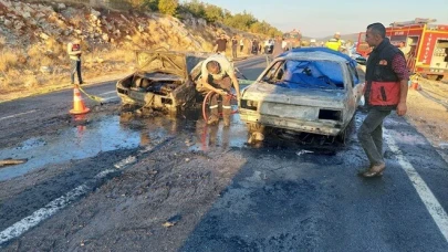 Otomobiller çarpıştı: 3 kişi yaşamını yitirdi, 5 kişi yaralı