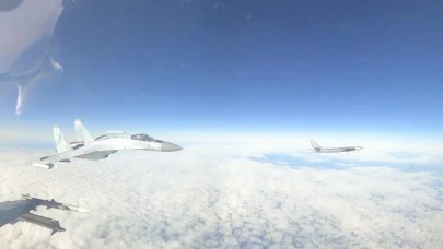 Alaska açıklarında gerilim: ABD savaş uçakları 4 Rus uçağını önledi