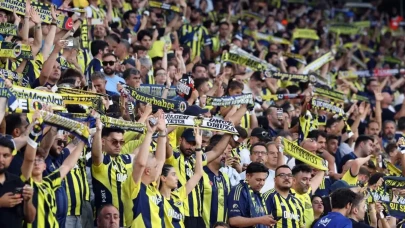 Fenerbahçe taraftarı mağlubiyetin faturasını bir kişiye kesti: Bu takımdan git artık