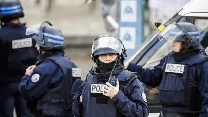 Fransa'da okula bıçaklı saldırı: 2 kişi ağır yaralandı