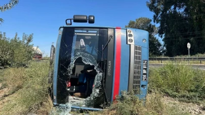 Mersin’de cezaevi aracı devrildi