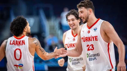 Ülkemizi EuroBasket'te finale taşıyan yıldız A Milli Takım'ı bıraktı