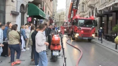 Beyoğlu’nda otel yangını korkuttu: Yoğun duman panik yarattı